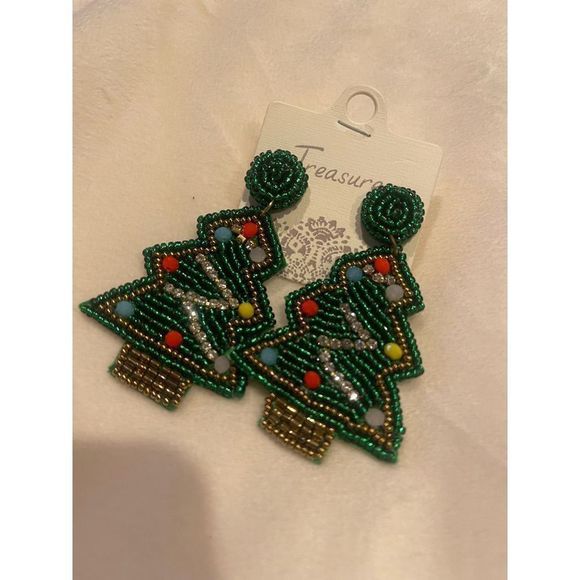 Green Christmas Tree Crystal Seed Bead Earrings - Picture 3 of 3